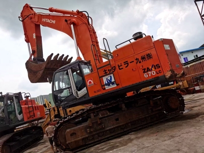 Hitachi ZX670 