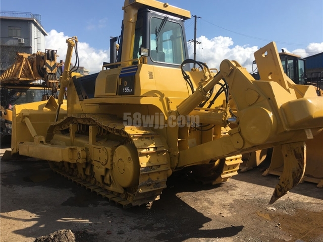 Komatsu D155AX-5