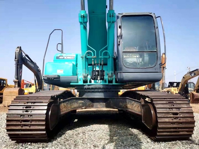 Kobelco SK260-8 