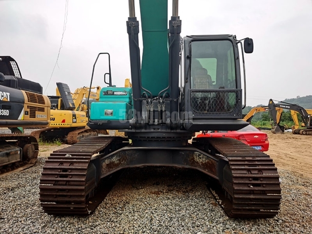 Kobelco SK330-8 