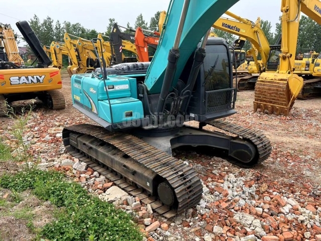 Kobelco SK260 