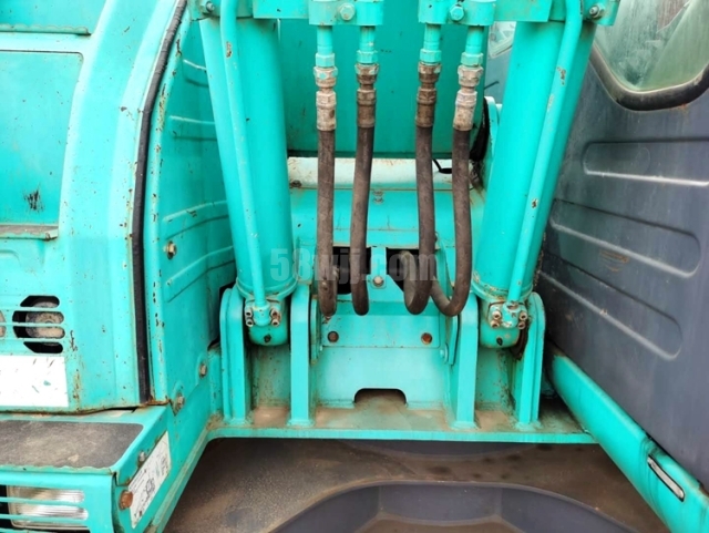 Kobelco SK135SR 