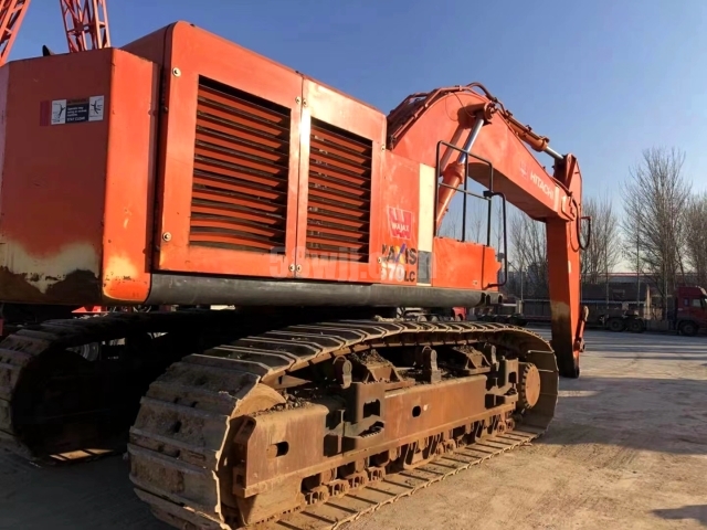 Hitachi ZX670 