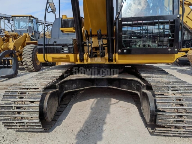 Caterpillar 320D2 