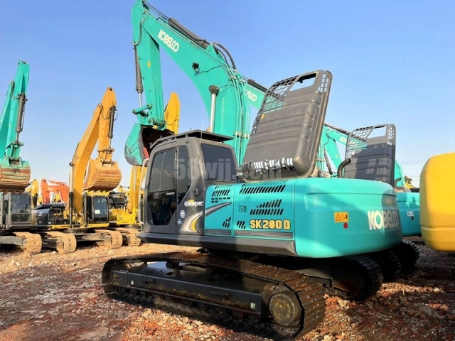 Kobelco SK260 