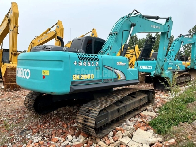 Kobelco SK260 