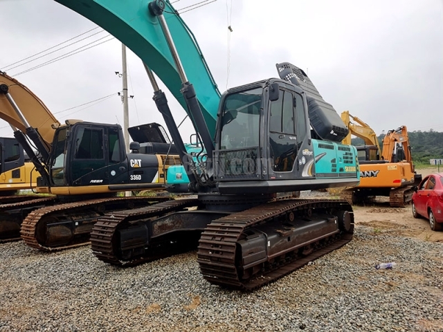 Kobelco SK330-8 