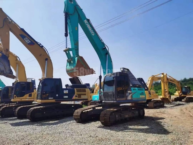 Kobelco 200D