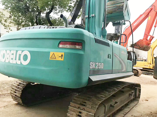 Kobelco SK250 