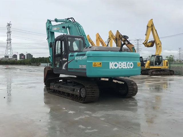 Kobelco SK200-8 
