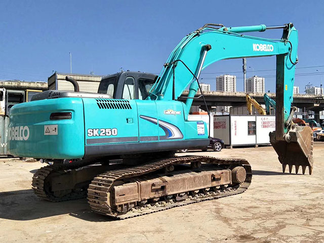 Kobelco SK250-8 