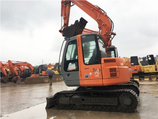 Hitachi ZX75 