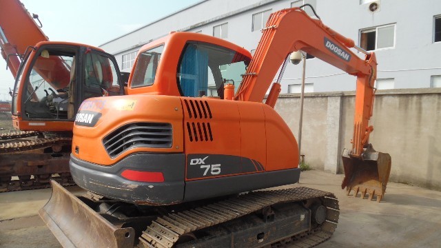 Doosan DX75 